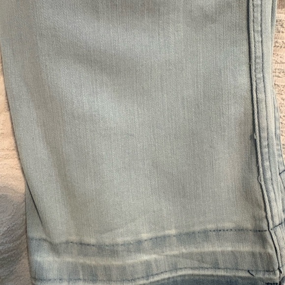 NEW 34 Wrangler x Lainey Wilson® Ladies' Boot Hugger Jeans in Bleach - Picture 3 of 4